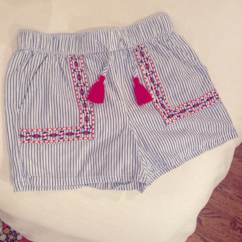 Vineyard VinesGirls embroidered pocket shorts